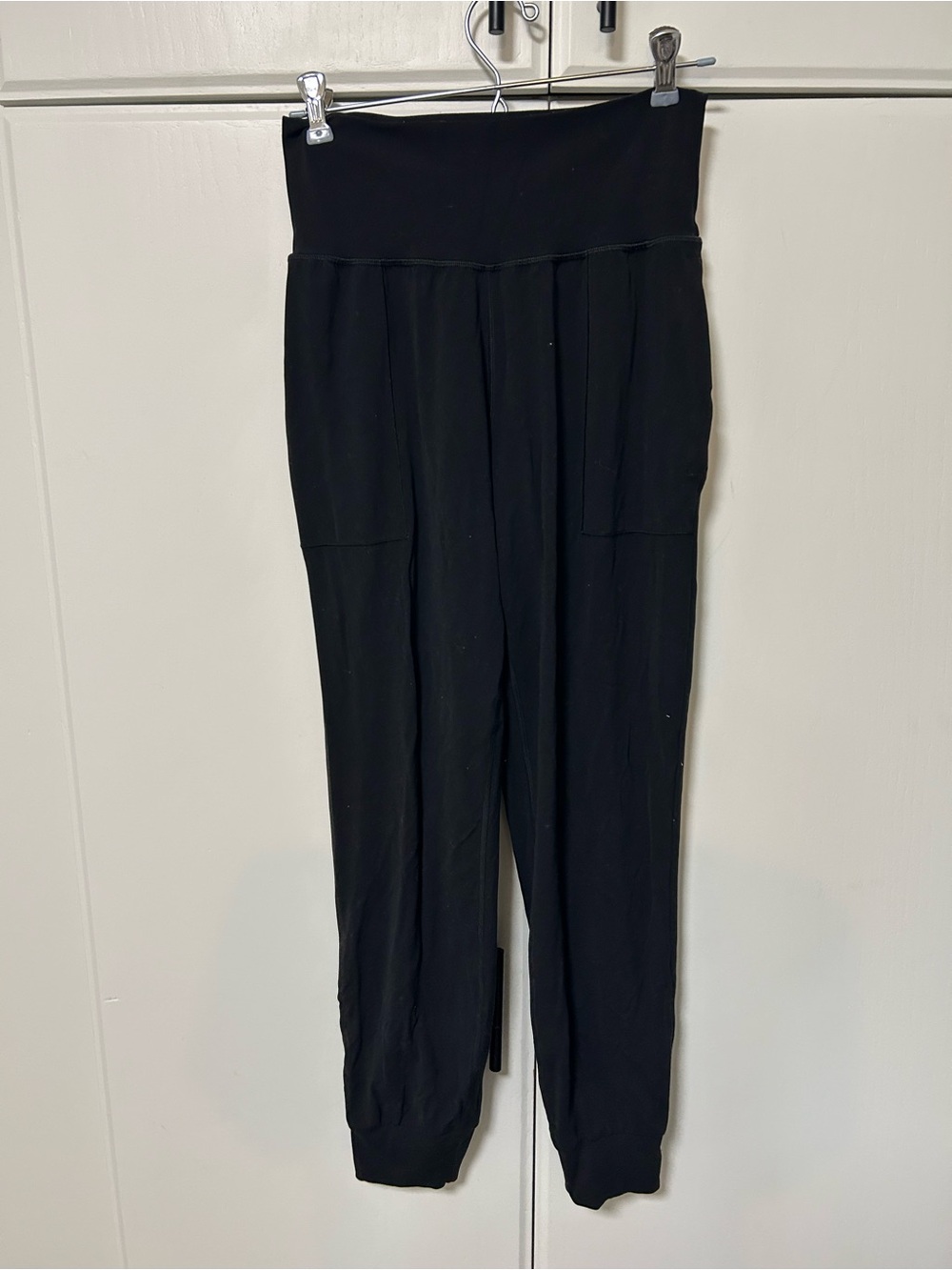 Athleta Black Salutation Joggers